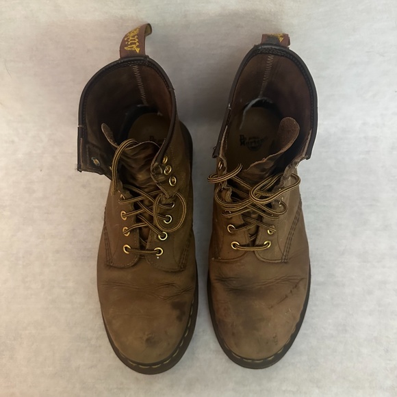 Doc Marten Combat Boots Size 9M Gently worn Air Wair soles = air bubbles in sole - Picture 6 of 7